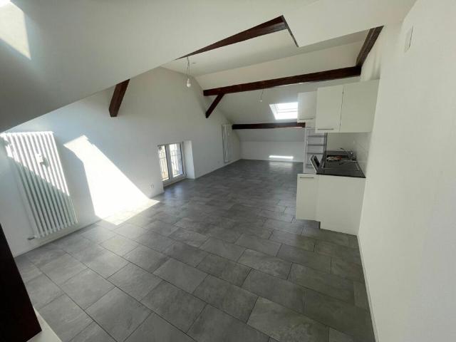 Appartement rénové de 3.5 pièces au 3e étage avec jardin commun