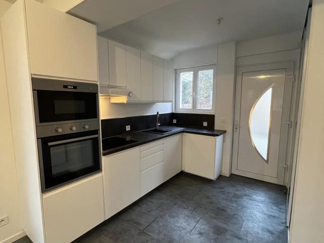 Appartement rénové de 3 pièces avec jardin privatif et box !