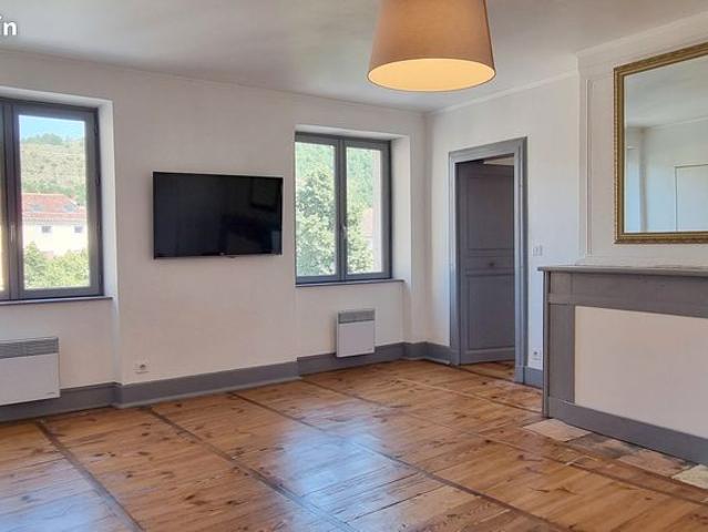 Appartement rénové de 67m² avec vue sur la cathédrale de Cahors