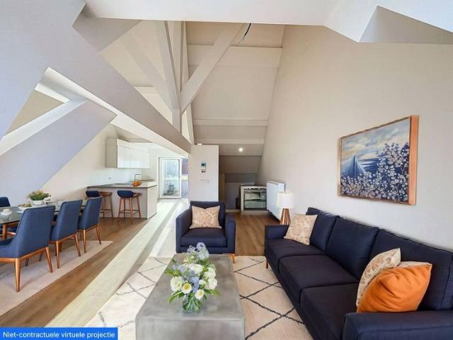 Appartement rénové de trois chambres avec terrasse