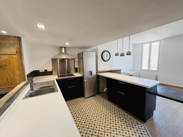 Appartement rénové, en plein centre, très lumineux