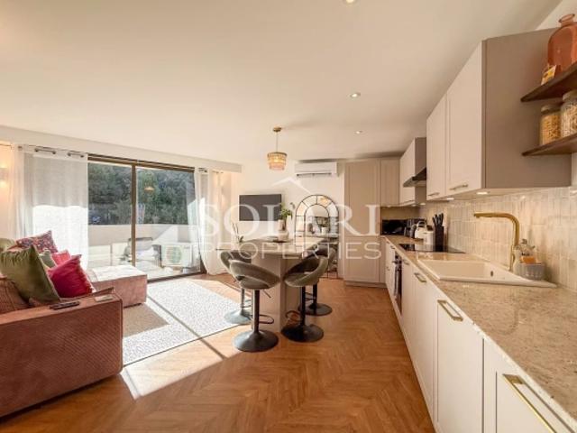 Appartement rénové face aux plages de Théoule