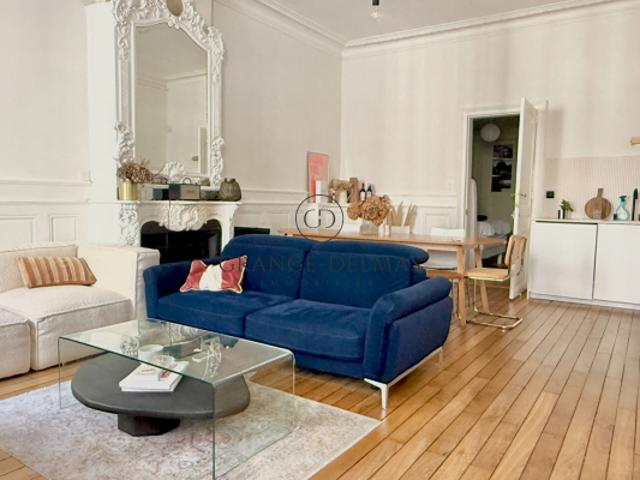 Appartement rénové immeuble pierre JARDIN PUBLIC