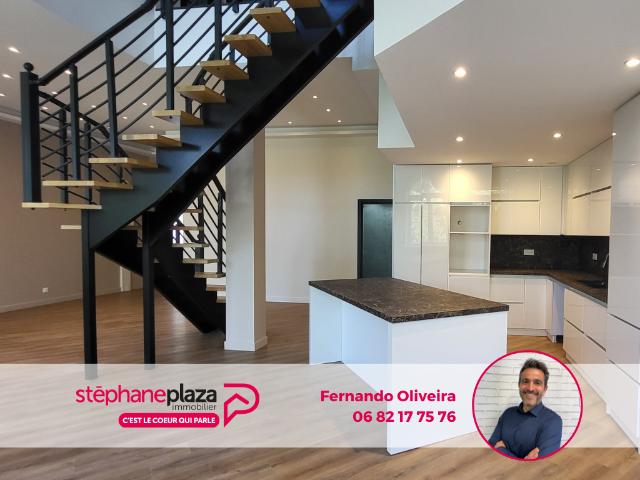 Appartement rénové Lons Le Saunier, 4 chambres, 215m2, Clim Réversible