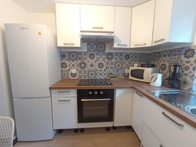 Appartement rénové meublé