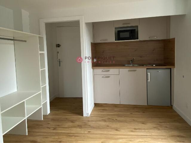 Appartement rénové Nantes 1 pièce 27.78 m² | Poulpiquet Immobilier