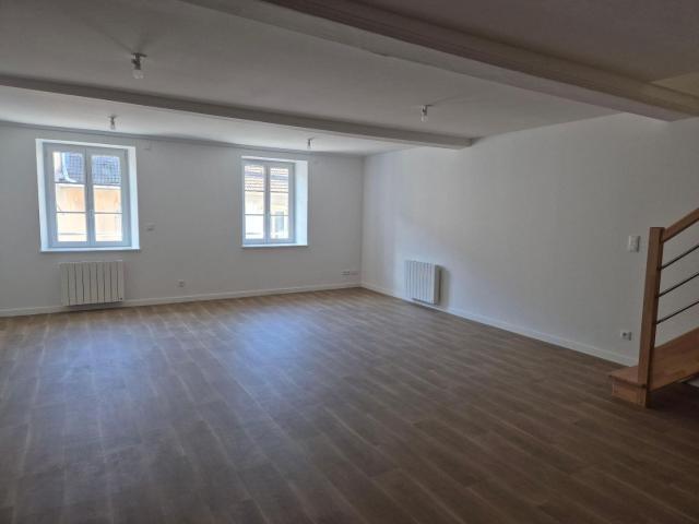 Appartement rénové Nantua 4 pièce s 104.36 m2