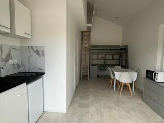 Appartement rénové Simiane Collongue 1 pièce s 17.0 m2,Simiane collongue 13109