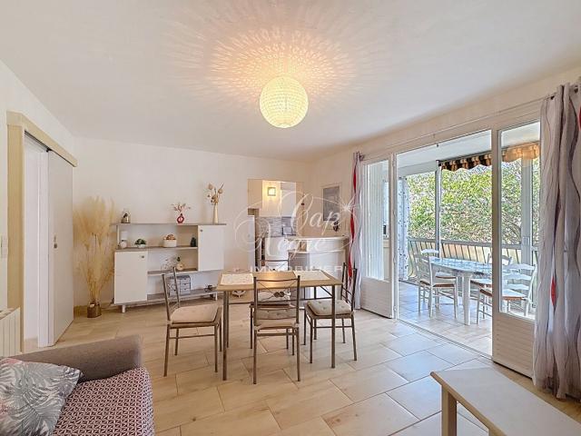 Appartement Rénové Proche Centre & Port Dernier Étage À Vend. 55m² Cavalaire sur Mer