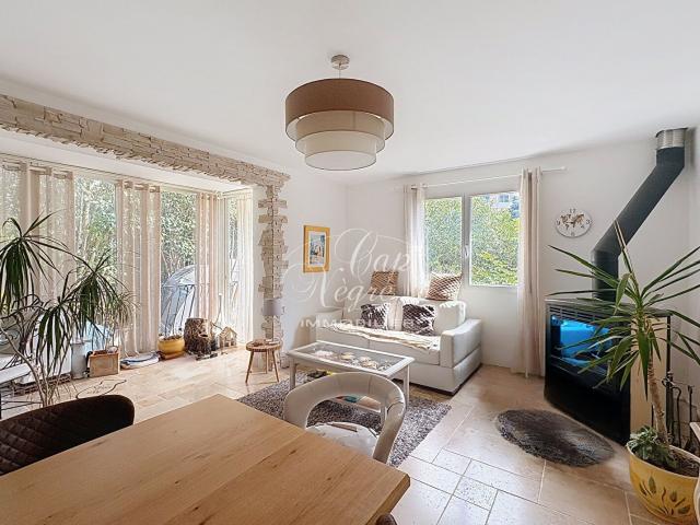 Appartement Rénové Proche Centre & Port En Rez De Chaussée À. 55m² Cavalaire sur Mer