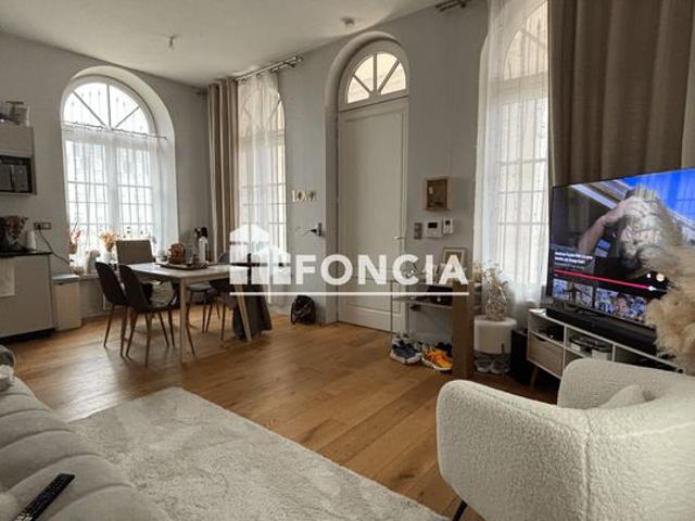 Appartement rénové quartier administratif