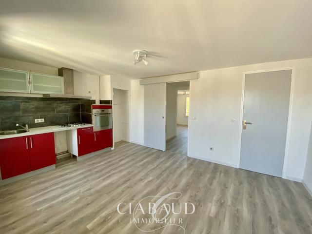 Appartement rénové T2 42,8m2 Bouc Bel Air