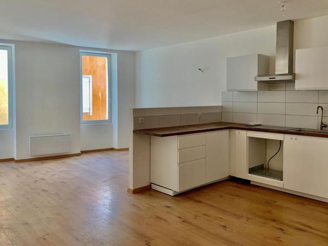 Appartement rénové Trets 3 pièce s 75.08 m2,Trets 13530