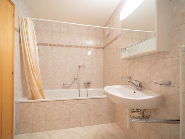 Appartement rénové vue panoramique balcon garage exclusivité | dreamo. Ch