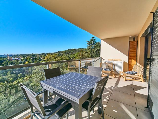 Appartement récent 3 ans avec terrasse et parking – Aix en Provence, Hauts de Brunet