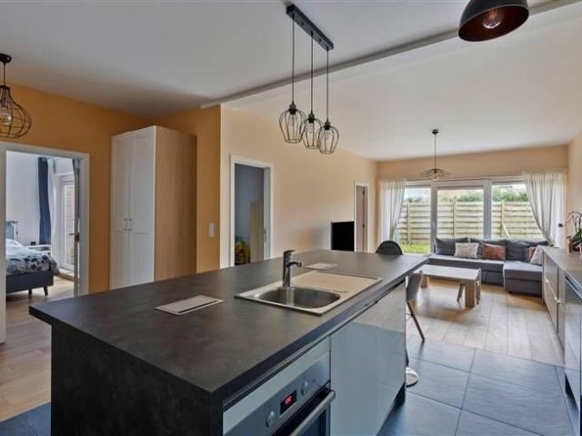 Appartement récent avec 2 chambres et beau jardin privatif