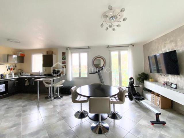 Appartement F3 67m2 avec cave, box, et parking