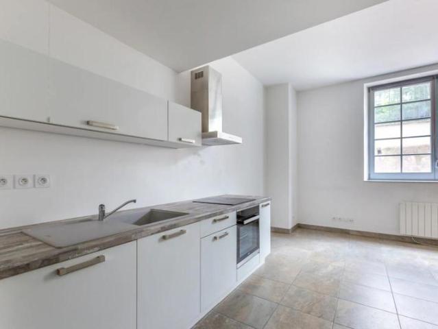 LYON 5e – 41,89 m² – Piscine – Parc arboré – 2 stationnements