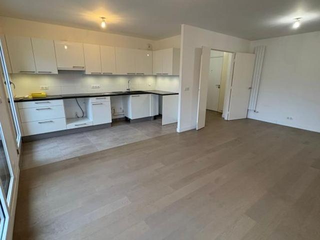 Bel appartement en excellent état à Levallois
