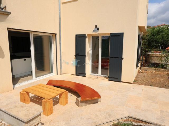 Appartement récent Speracedes 78 m² avec jardin de 69 m² vue. 78m² Spéracèdes