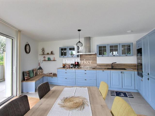 Appartement récent Vannes La Rabine 4 pièces 87 m2 Parking sous sol PMR