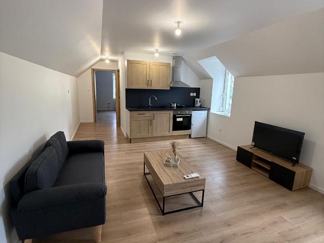 APPARTEMENT REFAIT A NEUF F2 SELONCOURT