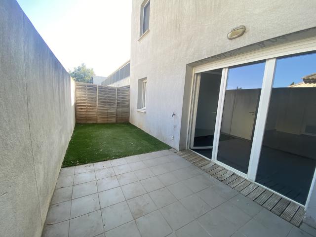 appartement rez de chausée istres avec parking