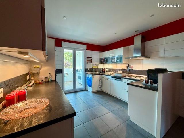 Appartement rez de chaussée 93 m2 4 pièces