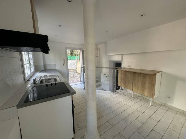 Appartement rez de chaussée avec terrasse, cave et cellier