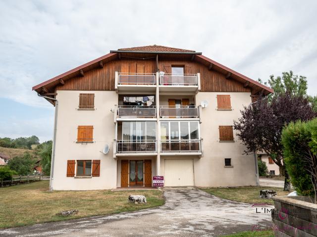 Appartement rez de chaussée Type 2 Rochejean centre village