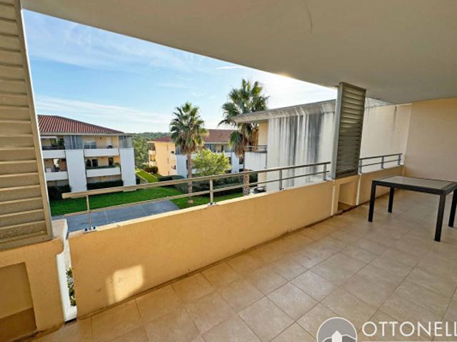 Appartement Roquebrune Sur Argens 3 pièces 63.48 m2 avec grande terrasse et 2 parkings