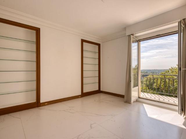Appartement • Rue de Versailles Monastere