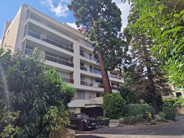 APPARTEMENT SAINT CLOUD 4 pièces 10678 m2
