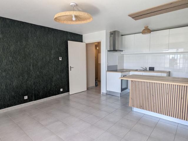 Appartement Sainte Luce Sur Loire 2 piï¿½ce s 43.47 m2 Balcon Parking