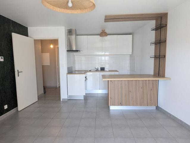 Appartement Sainte Luce Sur Loire 2 piï¿½ce s 43.47 m2 Balcon Parking