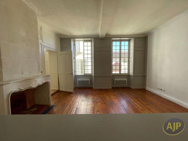 Appartement Saintes 2 pièce s 46.28 m2