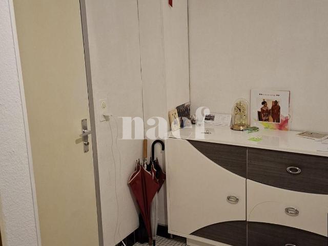 Appartement situé dans un quartier calme et verdoyant.