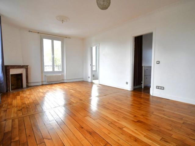 Appartement situé sur le bas CHATOU 4 pièces de 80 m2 au sol