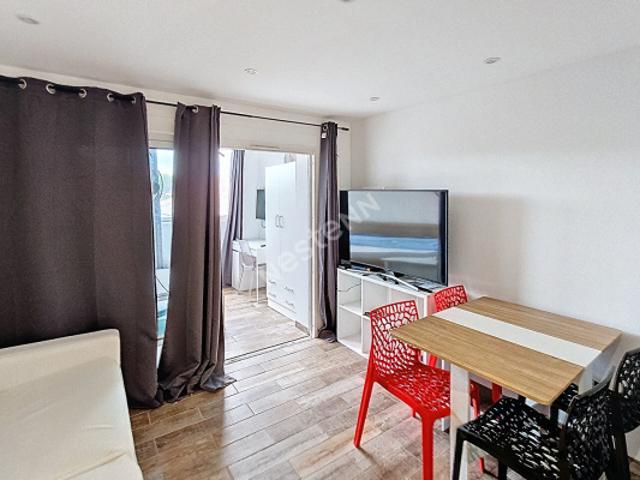 Appartement Six Fours Les Plages La Coudoulière de 1 pièce de 25 m²