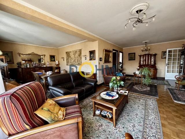 Appartement spacieux 103 m2, ascenseur, balcon