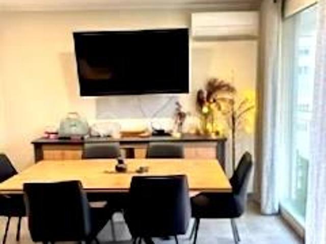 Appartement spacieux avec deux balcons au cœur de la ville !