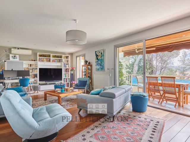 Appartement spacieux avec terrasse et annexes Résidence de
