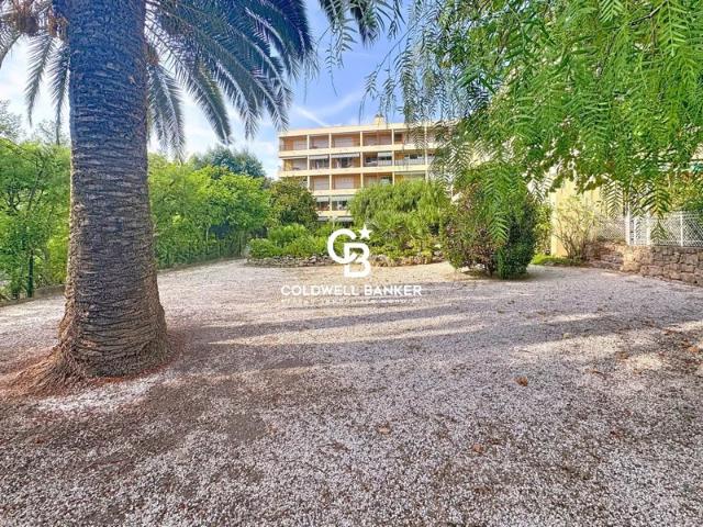 Appartement spacieux dans une résidence sécurisée, proche plages