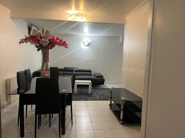 Appartement spacieux dans zone pavillonnaire