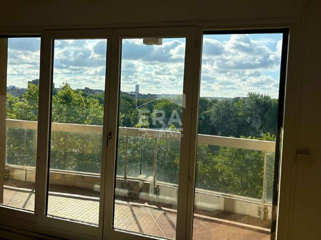 Appartement spacieux et lumineux avec balcon à Puteaux