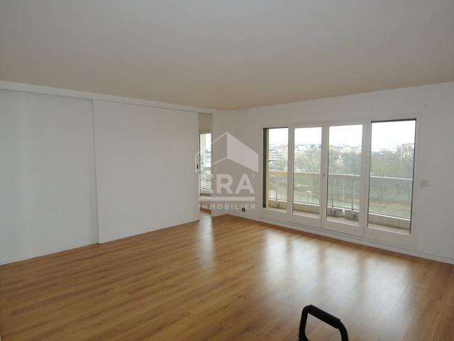 Appartement spacieux et lumineux avec balcon à Puteaux
