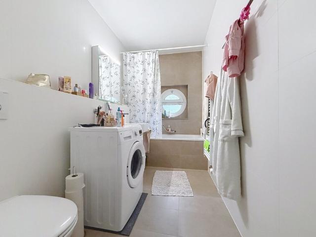 Appartement spacieux et renové de 1 pièce au centre de Chailly
