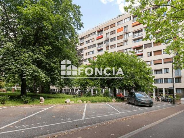Appartement spacieux quartier LAFONTAINE