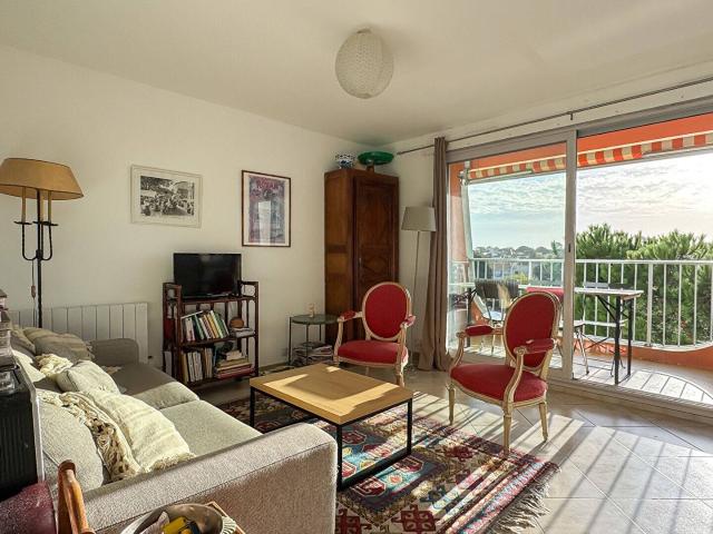 APPARTEMENT ST PALAIS SUR MER PLEIN CENTRE