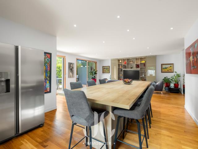 APPARTEMENT STANDING AVEC JARDIN ET PISCINE